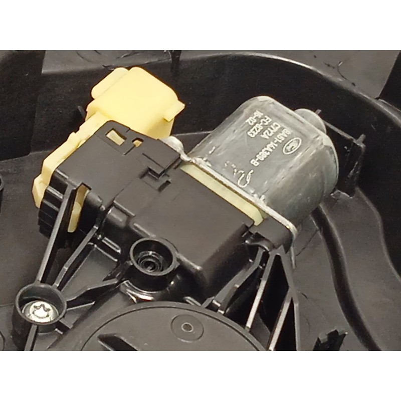 Recambio de elevalunas delantero izquierdo para ford fiesta (ccn) trend referencia OEM IAM 8A6114A389B 1837995 