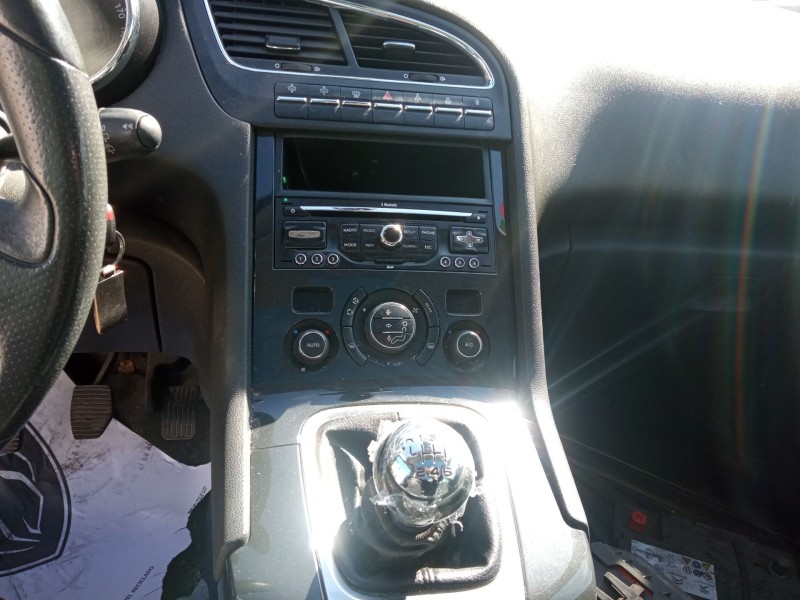 peugeot 5008 (0u_, 0e_) del año 2010