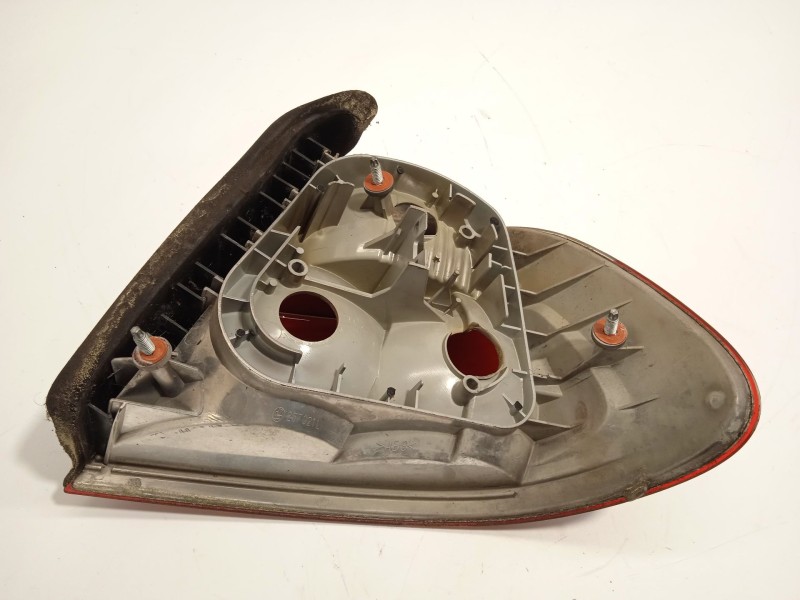 Recambio de piloto trasero izquierdo para bmw serie 3 coupe (e46) 330 ci referencia OEM IAM 8383825 63218383825 