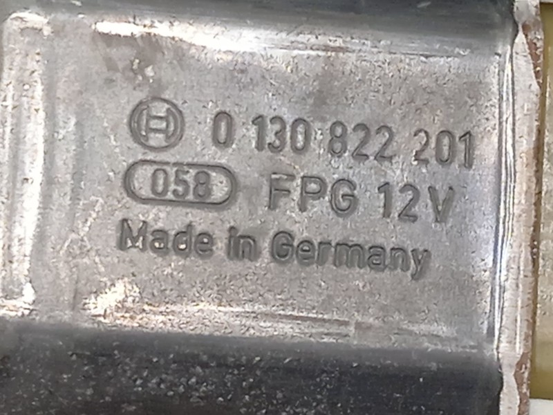 Recambio de elevalunas delantero derecho para peugeot 407 1.8 16v cat referencia OEM IAM 9222Q4 1137328126 0130822201
