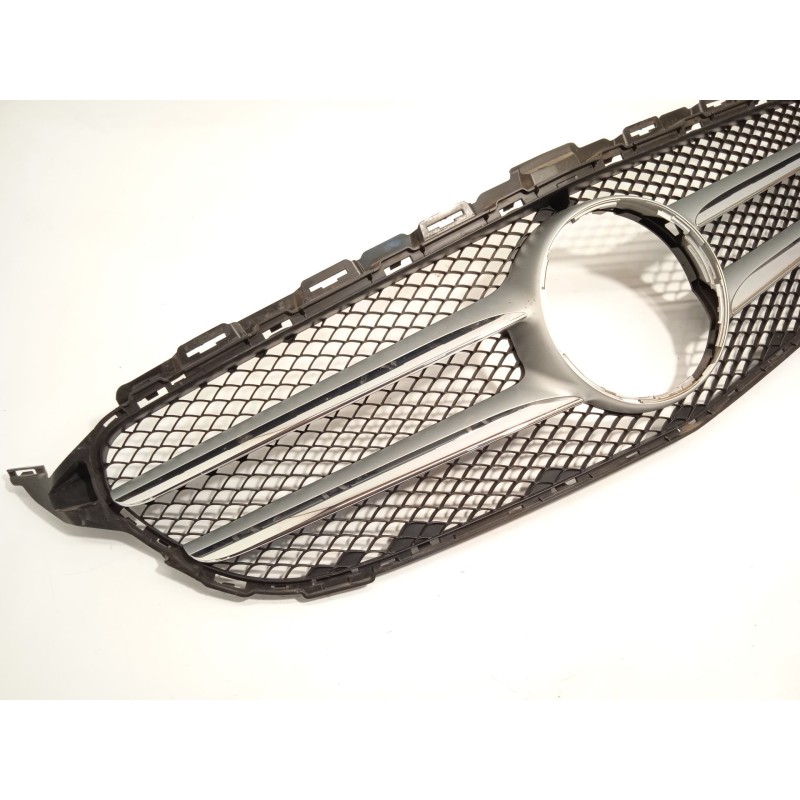 Recambio de rejilla delantera para mercedes-benz clase c (w205) c 180 (205.040) referencia OEM IAM A2058800183  