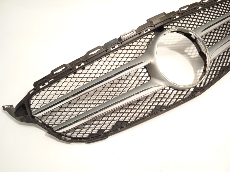 Recambio de rejilla delantera para mercedes-benz clase c (w205) c 180 (205.040) referencia OEM IAM A2058800183  