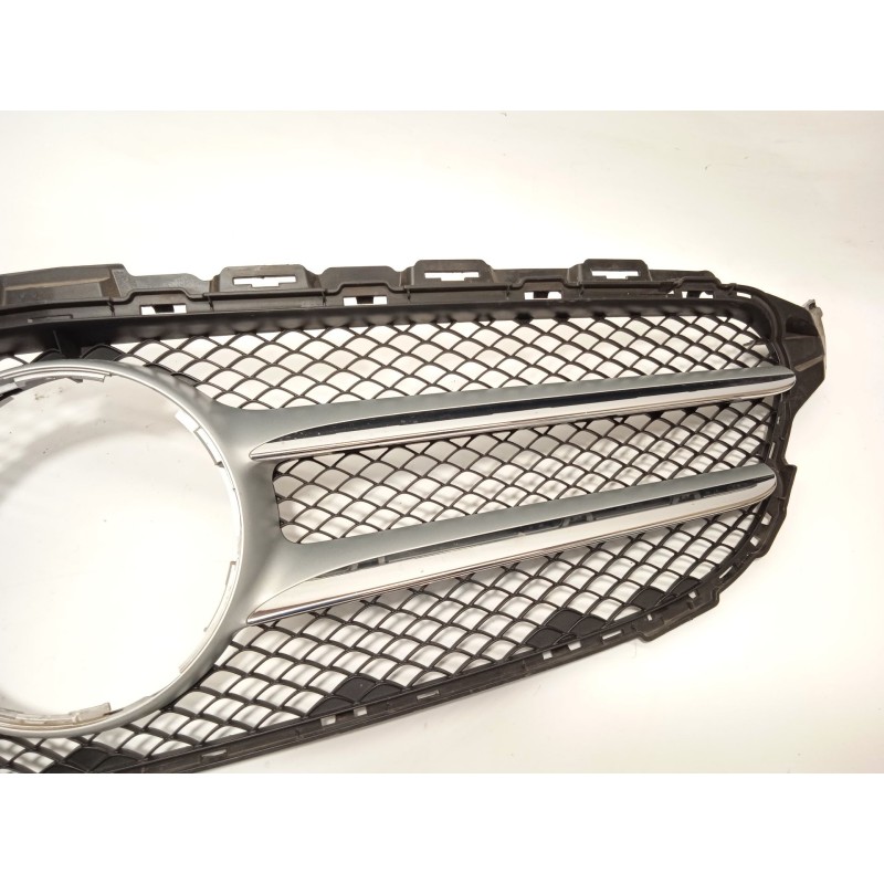 Recambio de rejilla delantera para mercedes-benz clase c (w205) c 180 (205.040) referencia OEM IAM A2058800183  