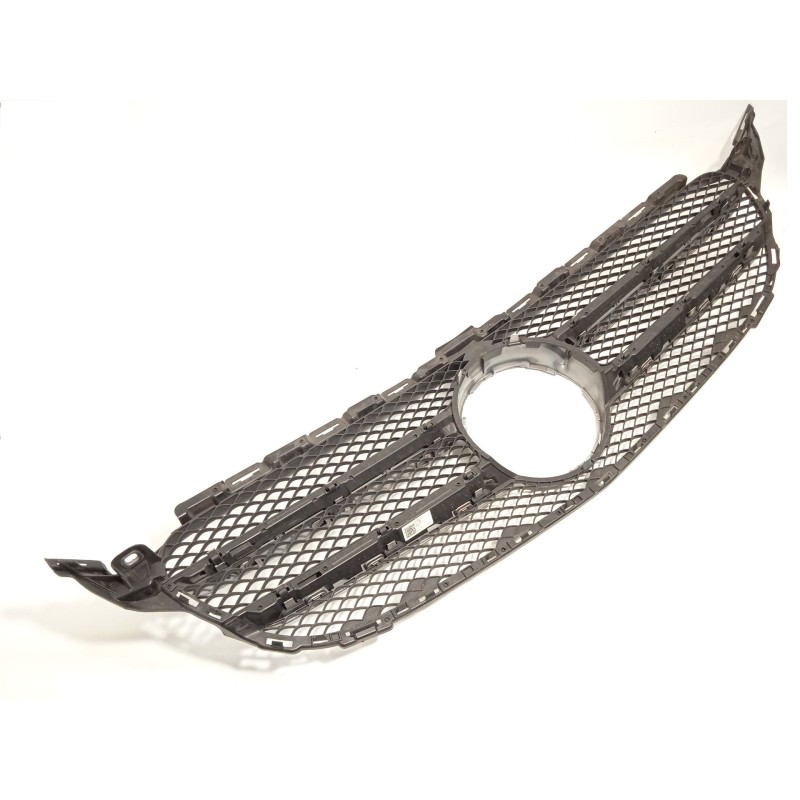 Recambio de rejilla delantera para mercedes-benz clase c (w205) c 180 (205.040) referencia OEM IAM A2058800183  