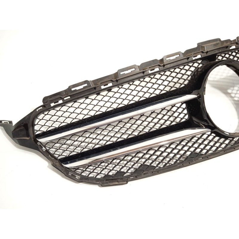 Recambio de rejilla delantera para mercedes-benz clase c (w205) c 180 (205.040) referencia OEM IAM A2058800183  