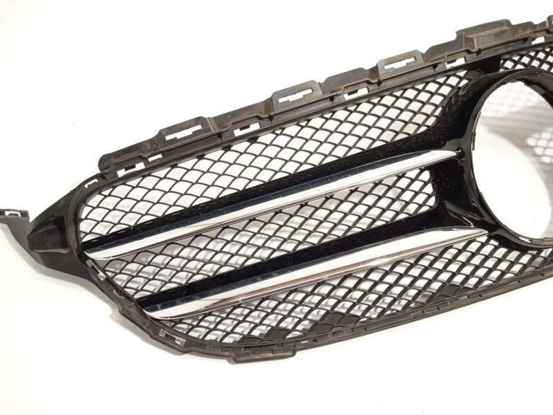 Recambio de rejilla delantera para mercedes-benz clase c (w205) c 180 (205.040) referencia OEM IAM A2058800183  