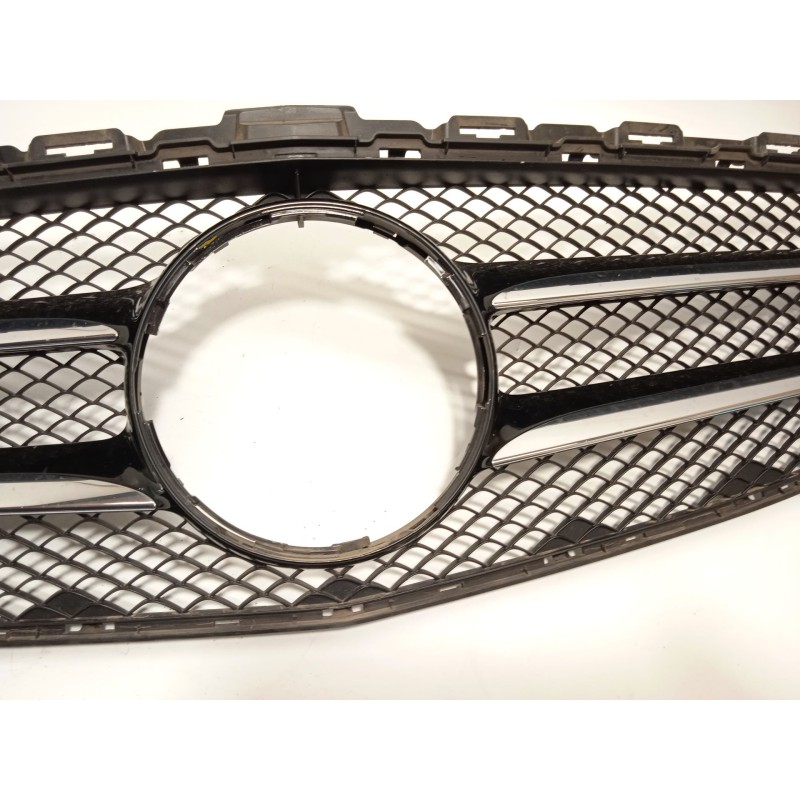 Recambio de rejilla delantera para mercedes-benz clase c (w205) c 180 (205.040) referencia OEM IAM A2058800183  