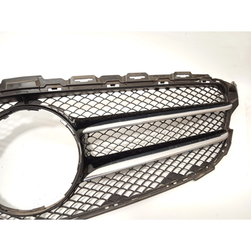 Recambio de rejilla delantera para mercedes-benz clase c (w205) c 180 (205.040) referencia OEM IAM A2058800183  