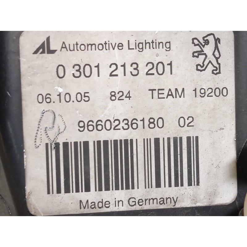 Recambio de faro izquierdo para peugeot 407 1.8 16v cat referencia OEM IAM 9660236180 0301213201 620890