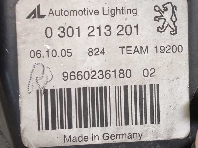 Recambio de faro izquierdo para peugeot 407 1.8 16v cat referencia OEM IAM 9660236180 0301213201 620890
