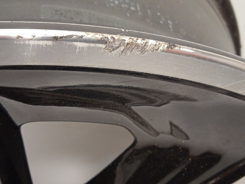 Recambio de llanta para subaru forester sport referencia OEM IAM 28111SG130  