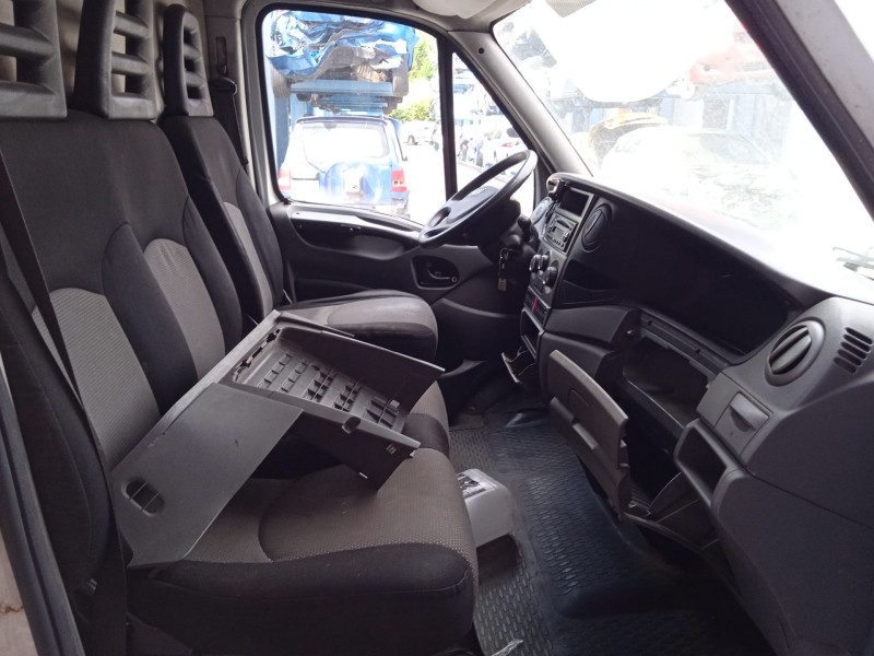 iveco daily v furgoneta del año 2012