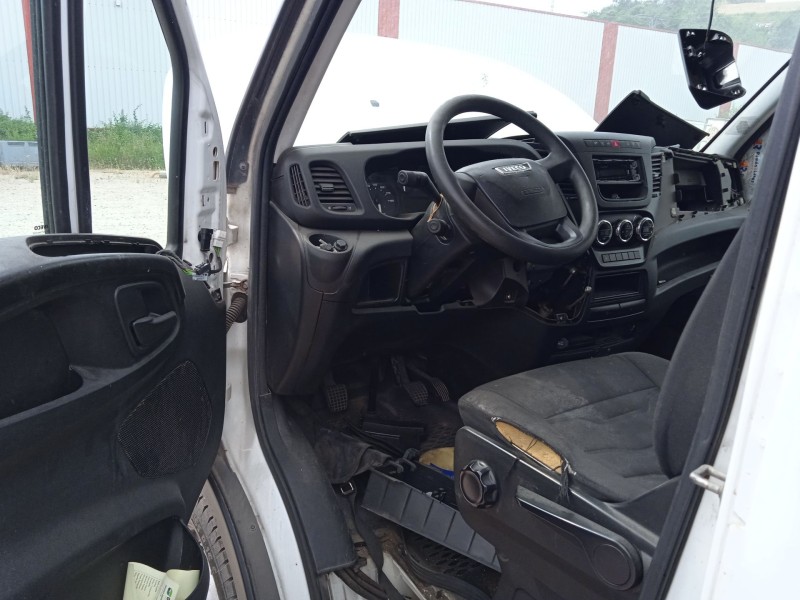 iveco daily vi caja/chasis del año 2015