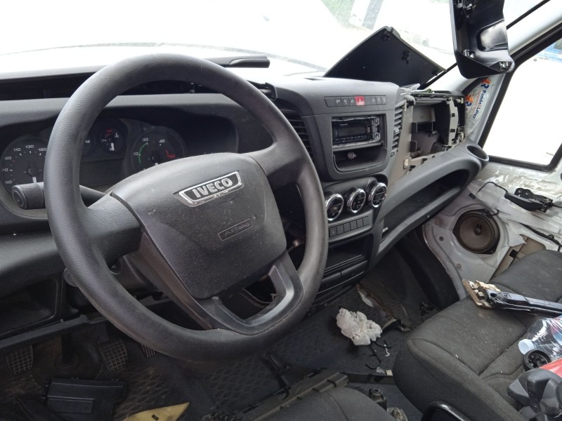 iveco daily vi caja/chasis del año 2015