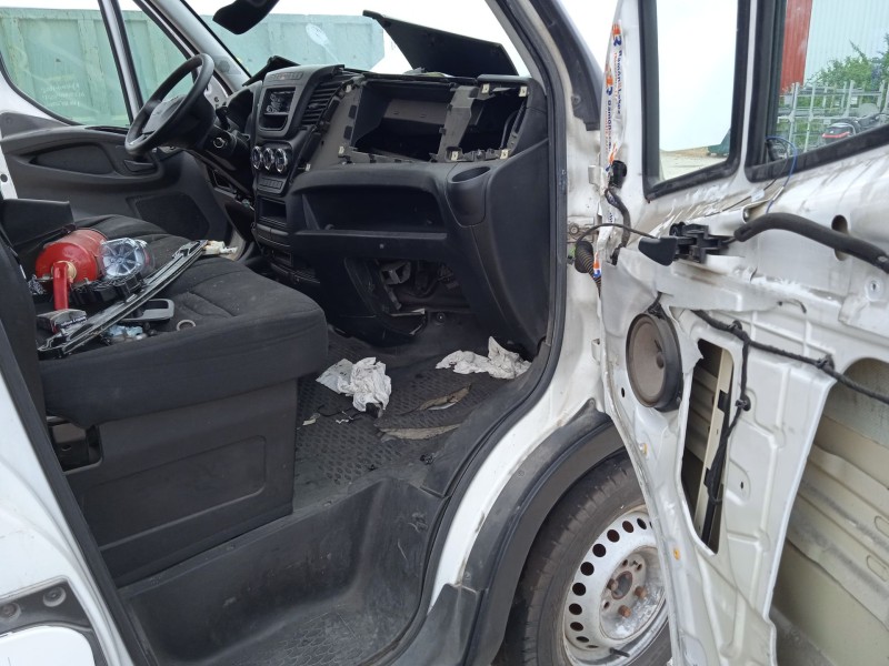 iveco daily vi caja/chasis del año 2015