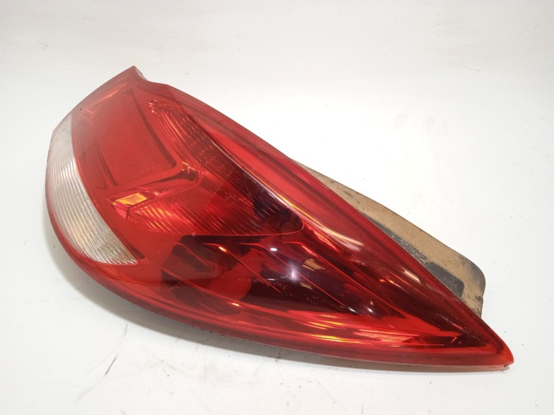 Recambio de piloto trasero derecho para opel insignia berlina sport referencia OEM IAM 13279622  