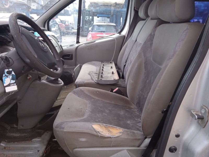 opel vivaro a autobús (x83) del año 2003