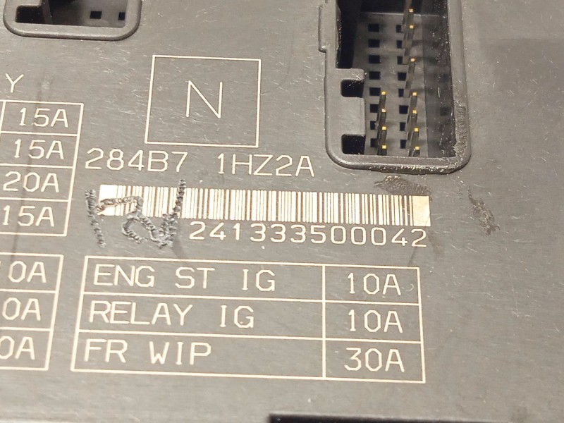 Recambio de caja reles / fusibles para nissan note acenta referencia OEM IAM 284B71HZ2A  