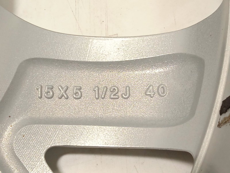 Recambio de llanta para nissan note acenta referencia OEM IAM SA303VU1A D03003VU1A 