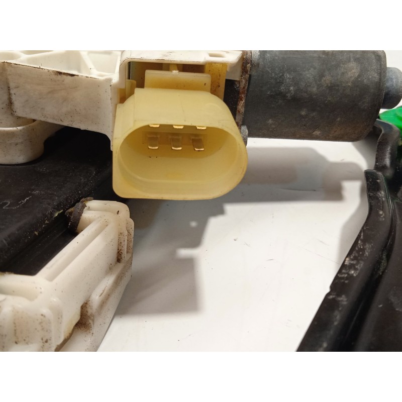 Recambio de elevalunas delantero derecho para bmw serie 3 berlina (e90) 320d referencia OEM IAM 6927028  