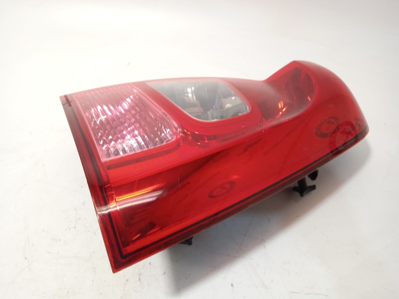 Recambio de piloto trasero derecho para dacia logan 1.2 16v cat referencia OEM IAM 8200744759 62421102 