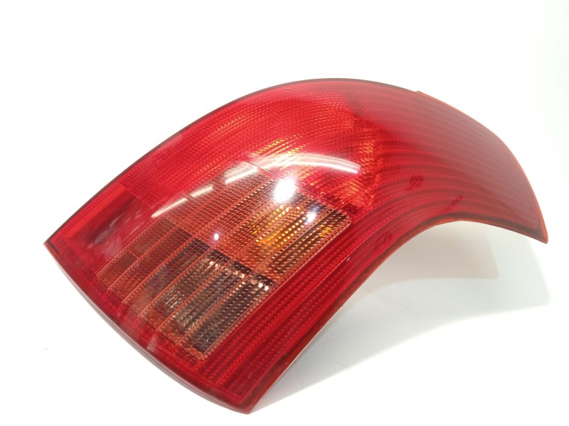 Recambio de piloto trasero derecho para suzuki swift berlina (mz) gl (5-ptas.) referencia OEM IAM 3565062J00  