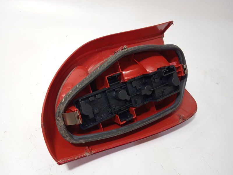 Recambio de piloto trasero derecho para citroën xsara picasso (n68) 1.6 hdi referencia OEM IAM 89398408 6351T2 