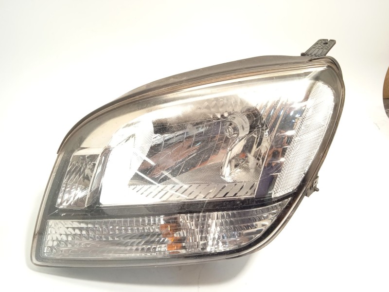 Recambio de faro izquierdo para chevrolet orlando lt referencia OEM IAM 95025585  