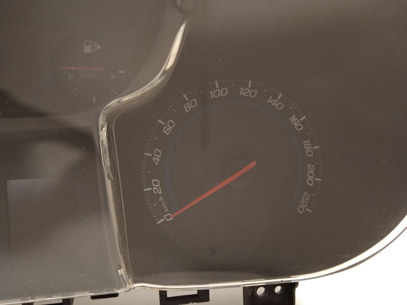 Recambio de cuadro instrumentos para chevrolet orlando lt referencia OEM IAM 95080018  