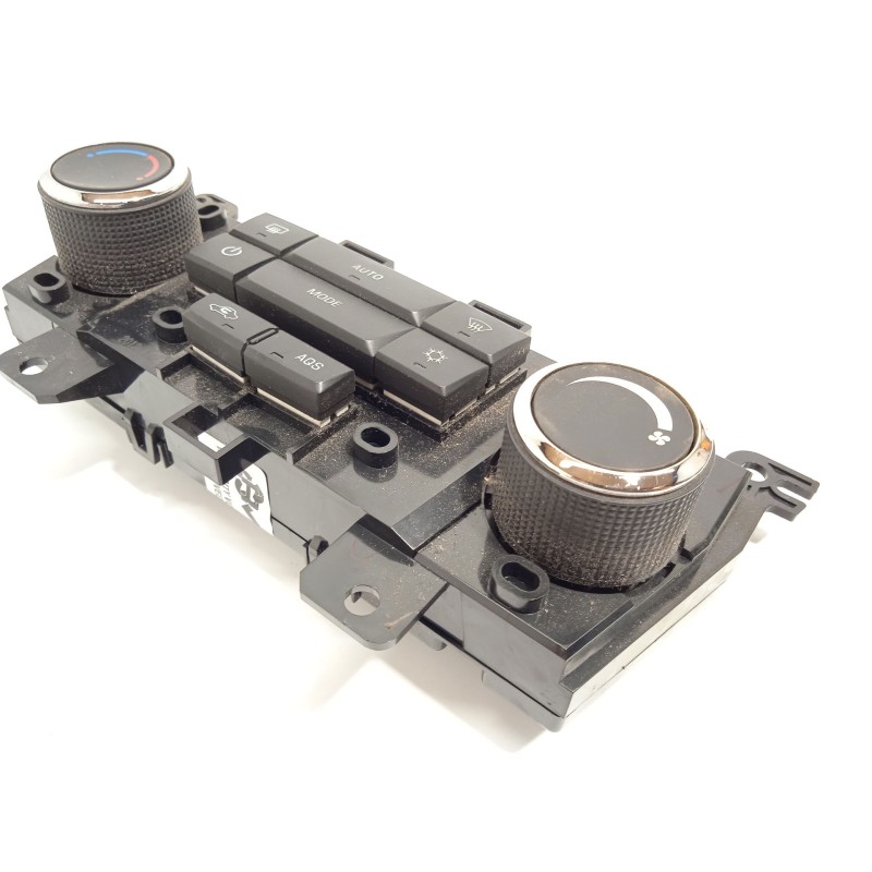 Recambio de mando climatizador para chevrolet orlando lt referencia OEM IAM 12318554  3862028