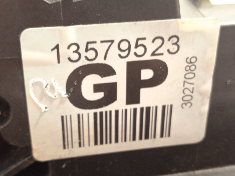 Recambio de cerradura puerta delantera derecha para chevrolet orlando lt referencia OEM IAM 13579523  