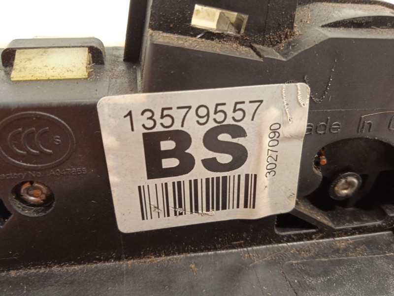 Recambio de cerradura puerta trasera izquierda para chevrolet orlando lt referencia OEM IAM 13579557  
