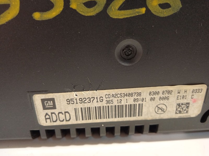 Recambio de pantalla multifuncion para chevrolet orlando lt referencia OEM IAM 95192371  