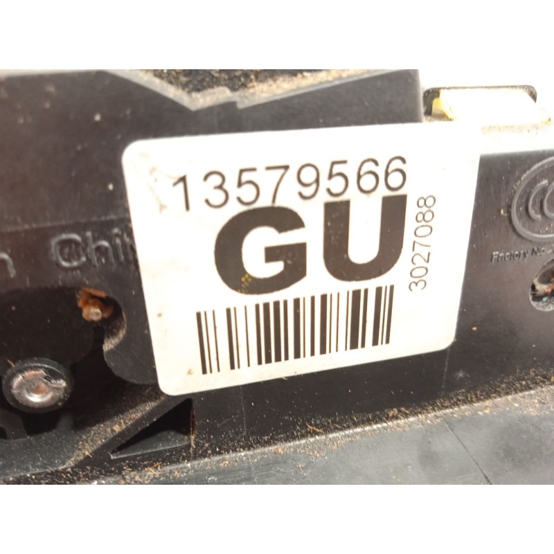 Recambio de cerradura puerta trasera derecha para chevrolet orlando lt referencia OEM IAM 13579566  