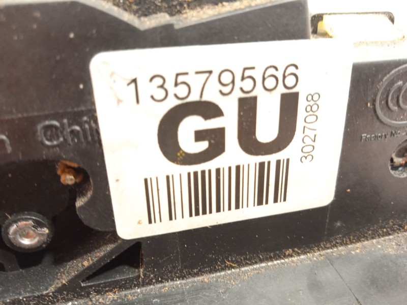 Recambio de cerradura puerta trasera derecha para chevrolet orlando lt referencia OEM IAM 13579566  