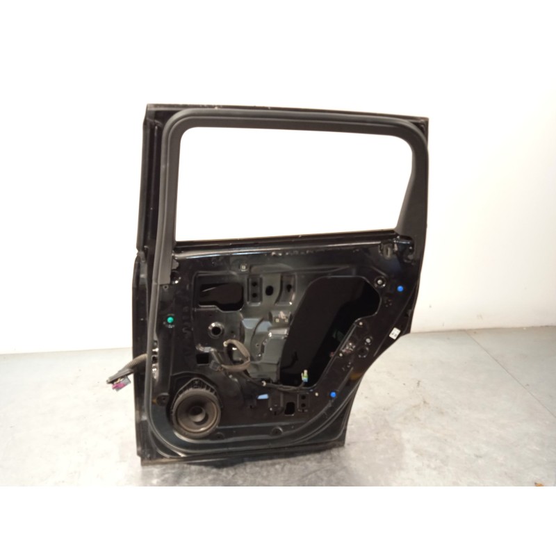Recambio de puerta trasera derecha para chevrolet orlando lt referencia OEM IAM 95242607  