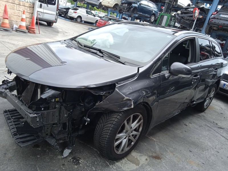 toyota avensis station wagon (_t27_) del año 2011