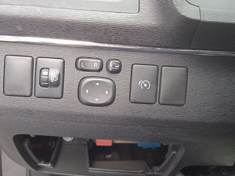 toyota avensis station wagon (_t27_) del año 2011