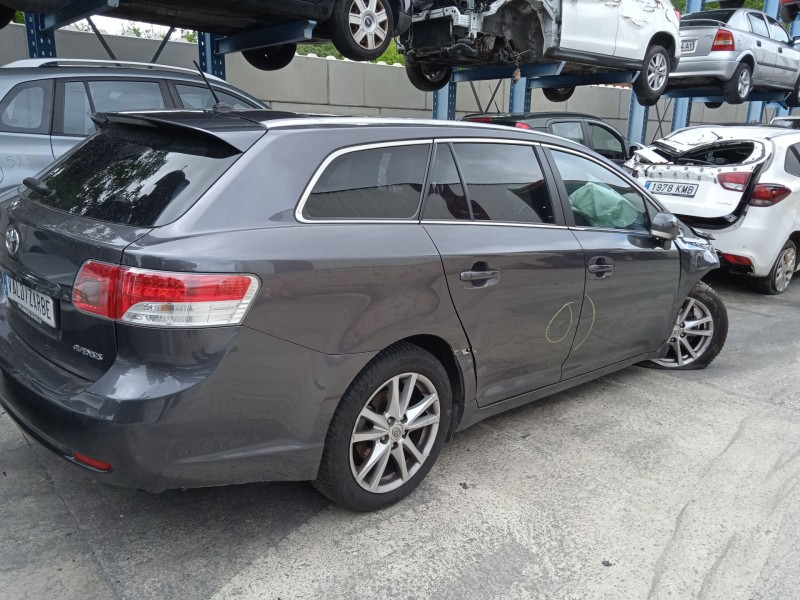 toyota avensis station wagon (_t27_) del año 2011