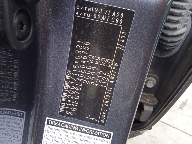 toyota avensis station wagon (_t27_) del año 2011