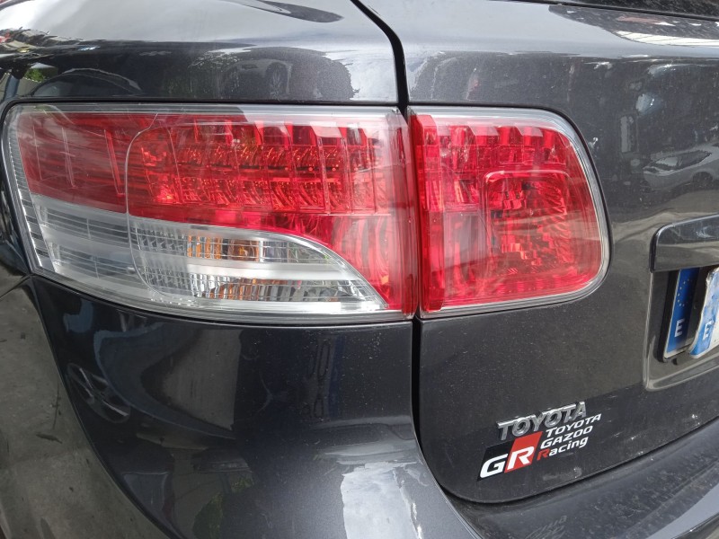 toyota avensis station wagon (_t27_) del año 2011