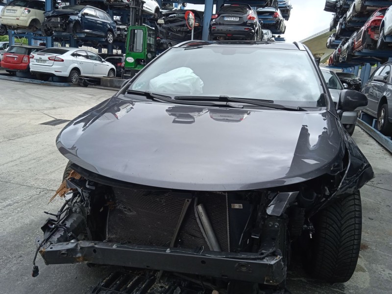 toyota avensis station wagon (_t27_) del año 2011