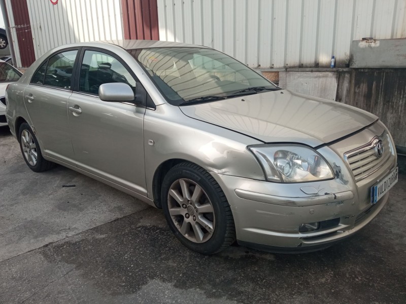 toyota avensis (_t25_) del año 2005