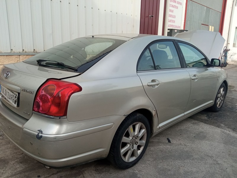 toyota avensis (_t25_) del año 2005