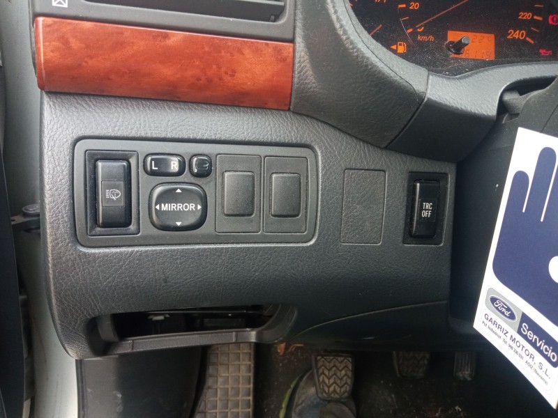 toyota avensis (_t25_) del año 2005