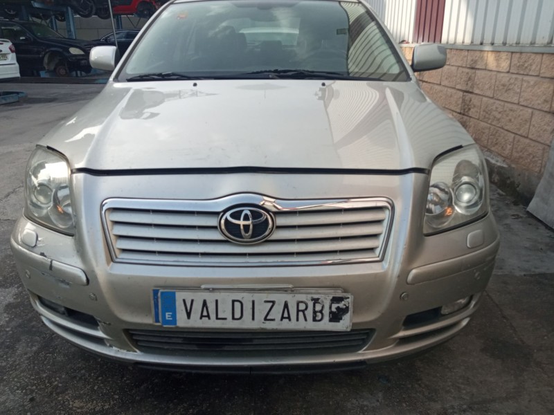 toyota avensis (_t25_) del año 2005