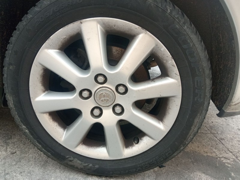 toyota avensis (_t25_) del año 2005