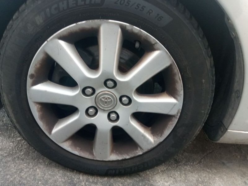 toyota avensis (_t25_) del año 2005