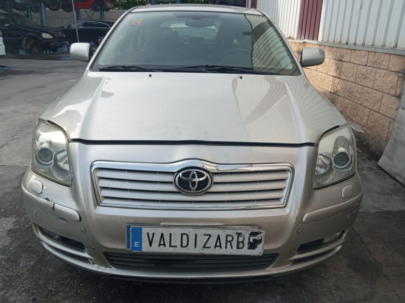 toyota avensis (_t25_) del año 2005