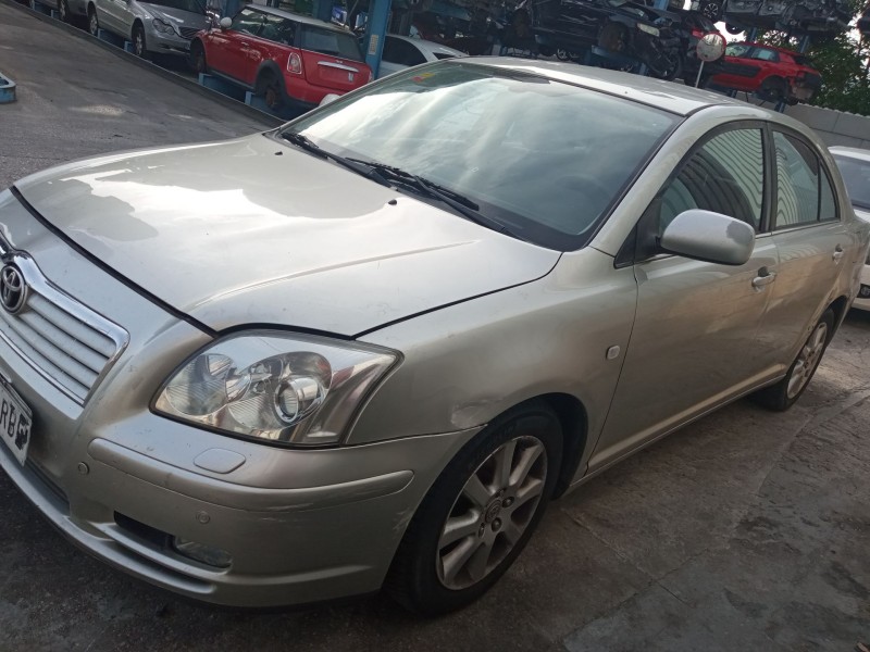 toyota avensis (_t25_) del año 2005